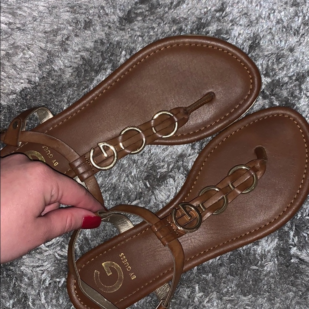 Super cute guess sandals